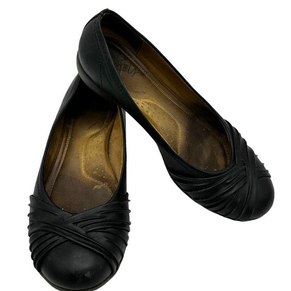 Natural Soul Shoes - NATURAL SOUL ALL THRU BLACK COMFORT SLIDE ON FLATS SIZE 7.5